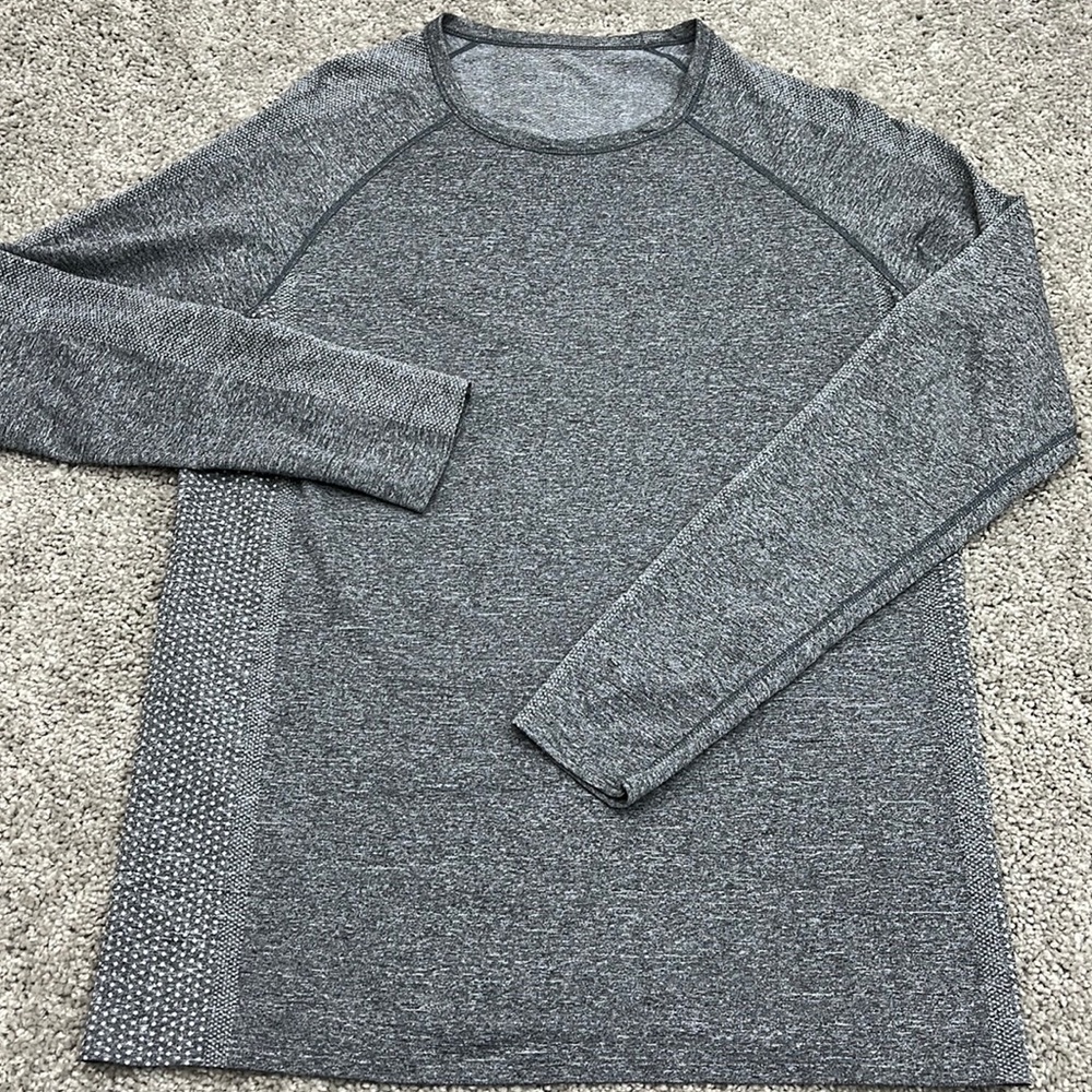 Figs Seamless Heather Gray Athletic Knit Be an Outsider Underscrub Shirt Men’s M